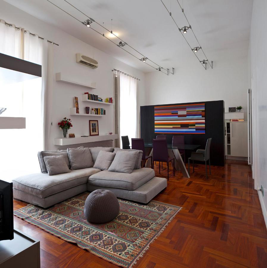 Elegant Apartment At Chiaia By Wonderful Italy Napoli Bagian luar foto