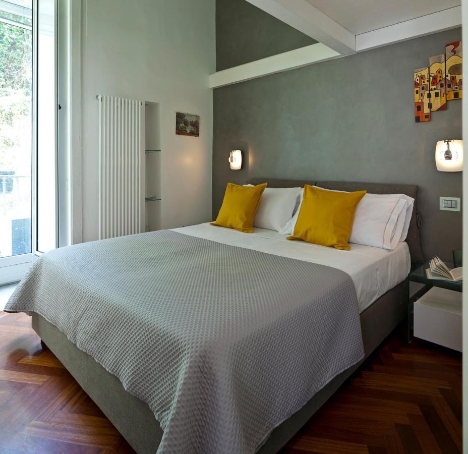 Elegant Apartment At Chiaia By Wonderful Italy Napoli Bagian luar foto