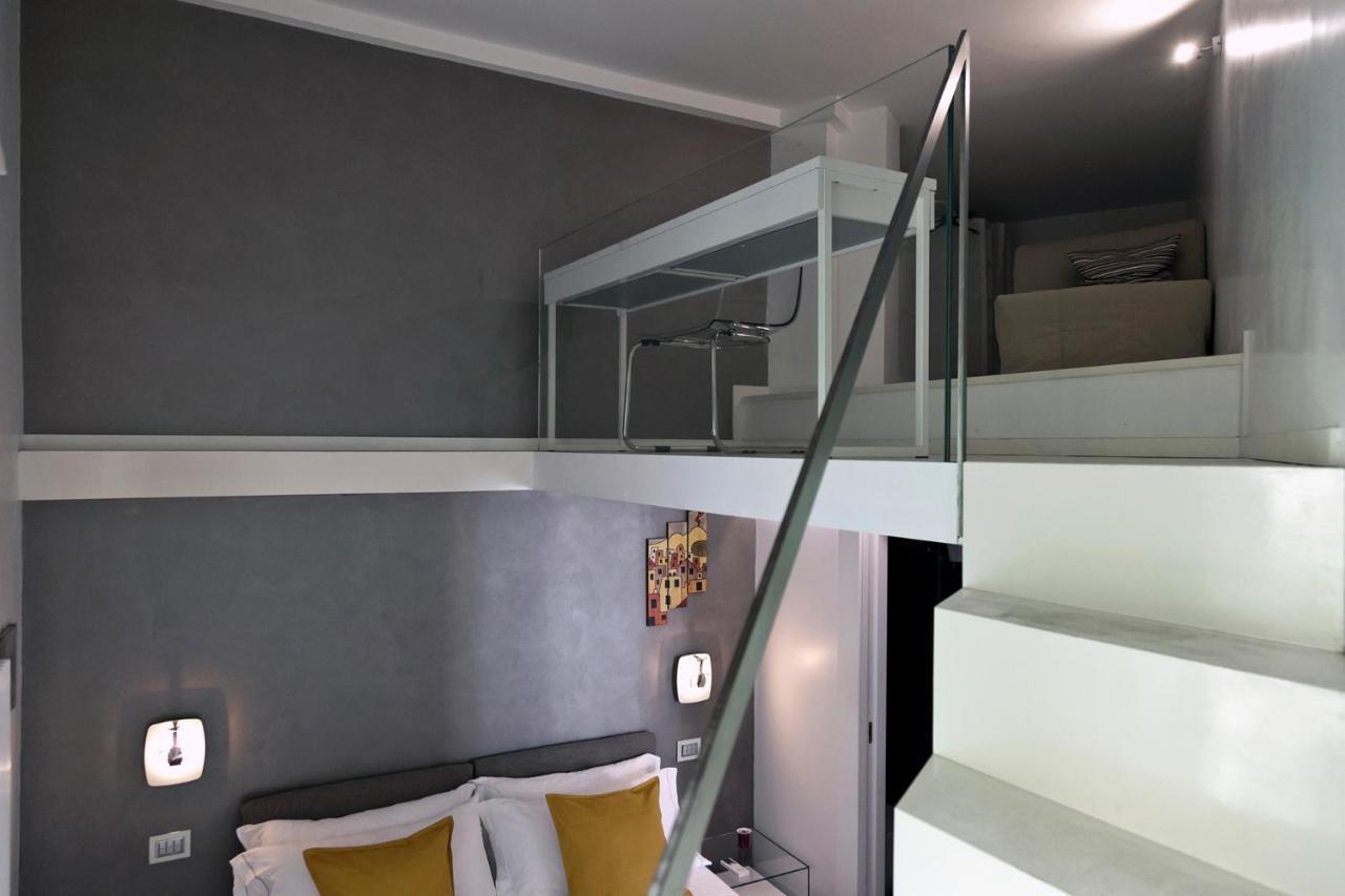 Elegant Apartment At Chiaia By Wonderful Italy Napoli Bagian luar foto