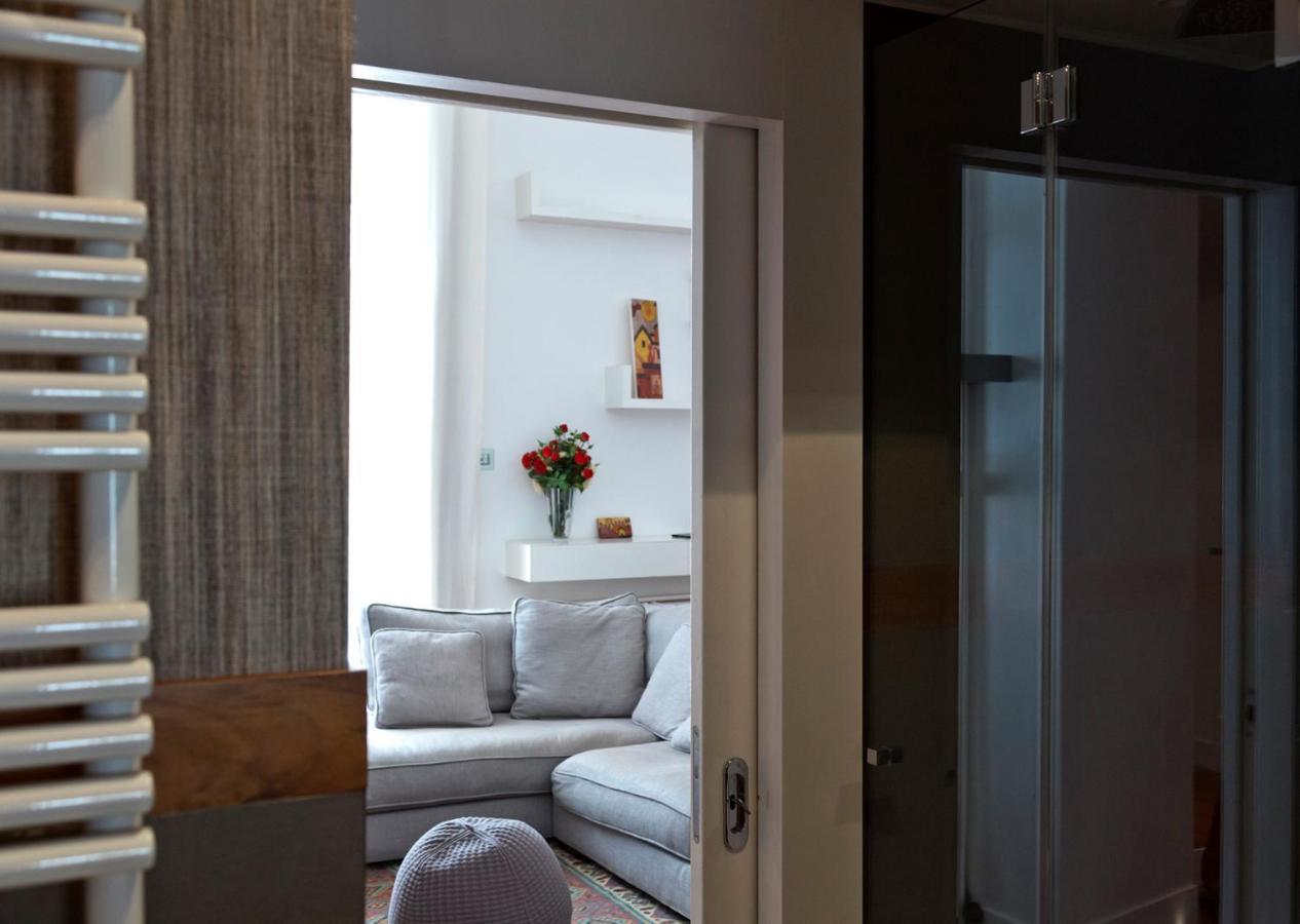 Elegant Apartment At Chiaia By Wonderful Italy Napoli Bagian luar foto