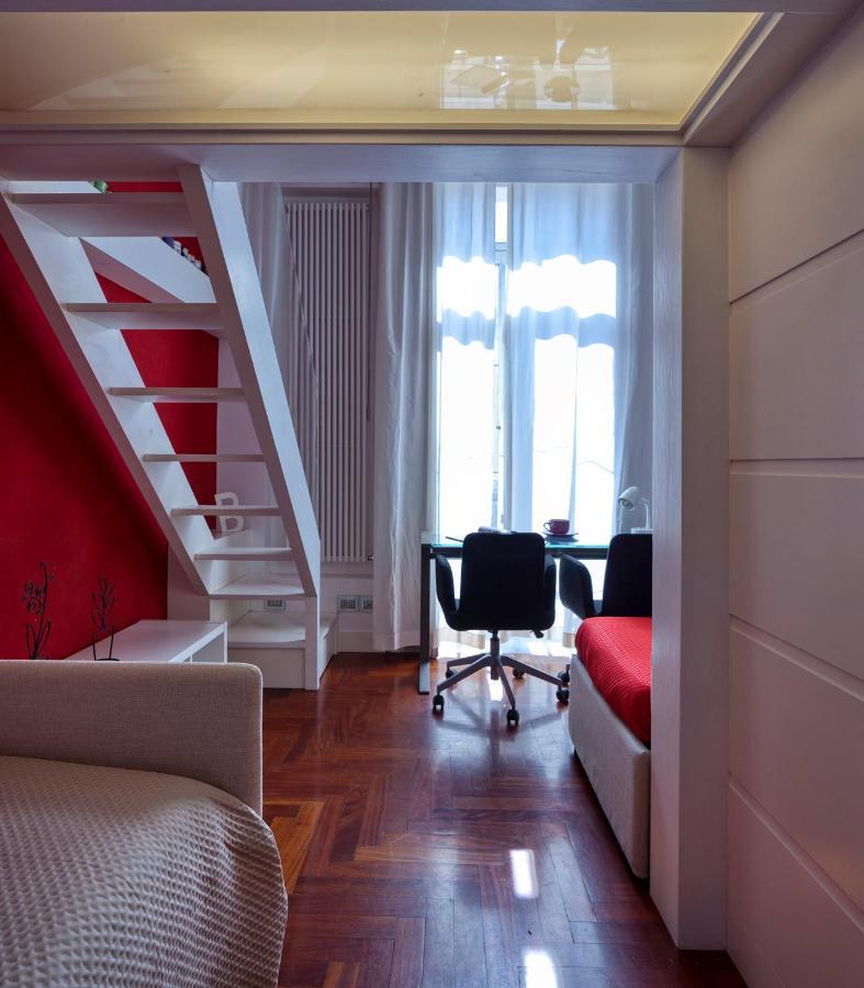 Elegant Apartment At Chiaia By Wonderful Italy Napoli Bagian luar foto
