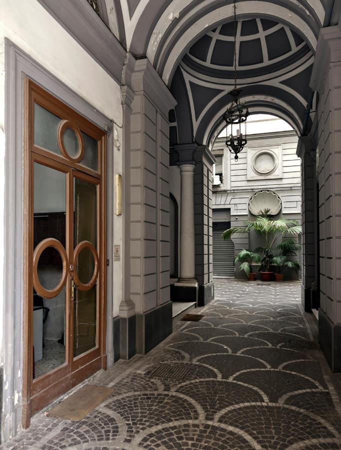 Elegant Apartment At Chiaia By Wonderful Italy Napoli Bagian luar foto